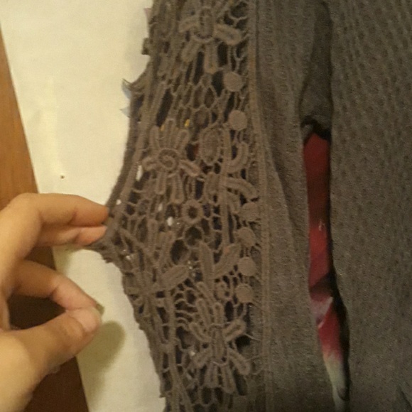 Off the Shoulder Grey Thermal - Picture 2 of 3